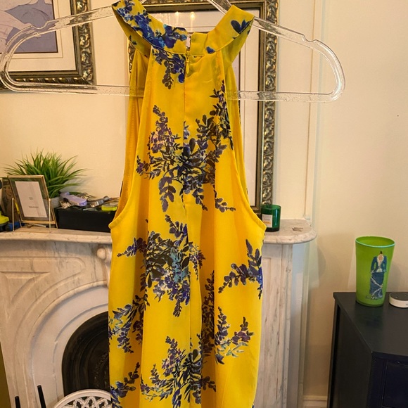 Pretty Flower Top - Picture 3 of 3